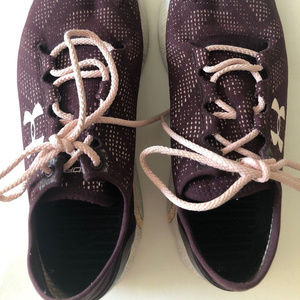 UNDER ARMOUR Performance Running Sneakers Burgundy Size 8 GUC $65